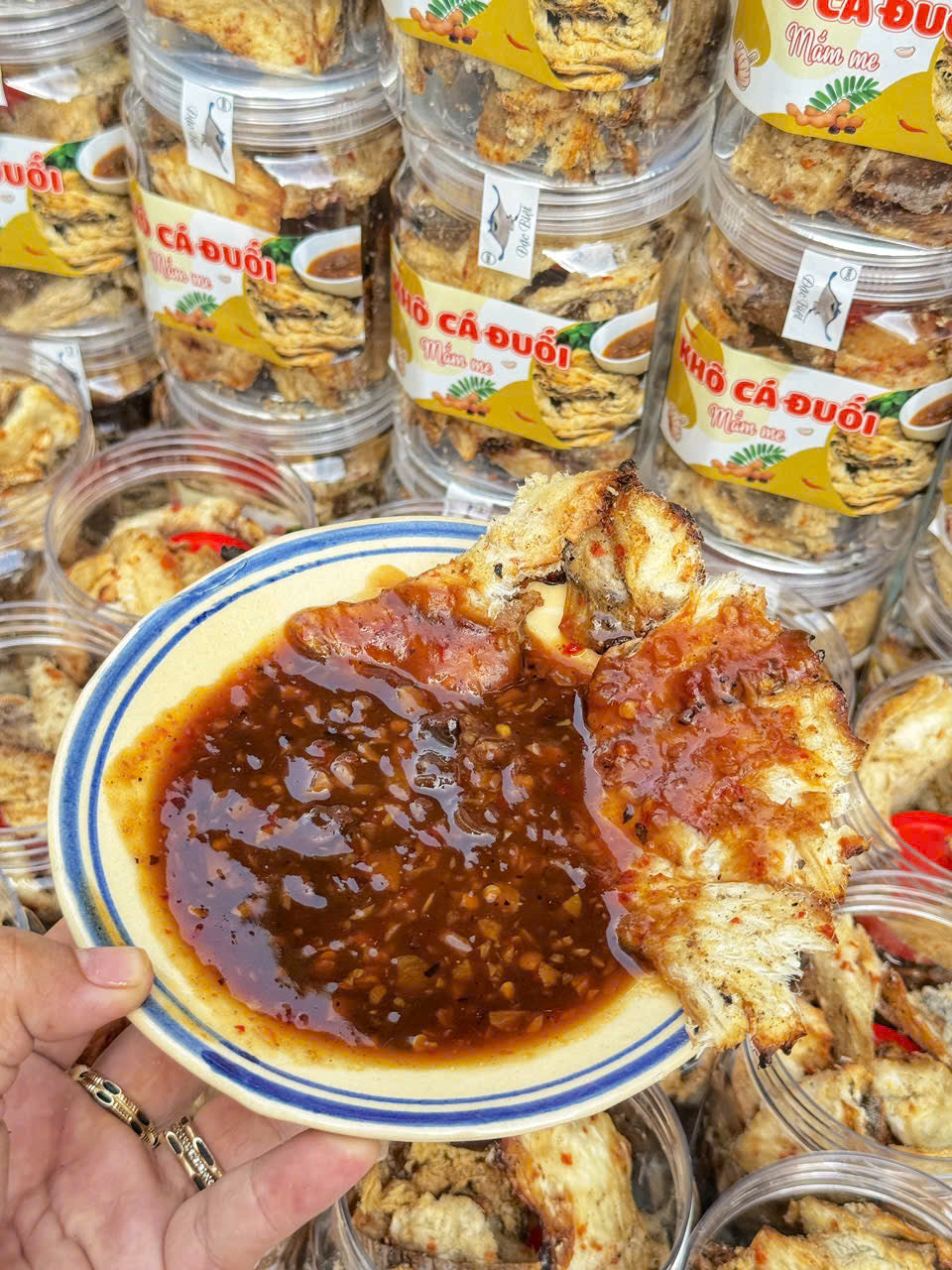 Khô cá đuối mắm me