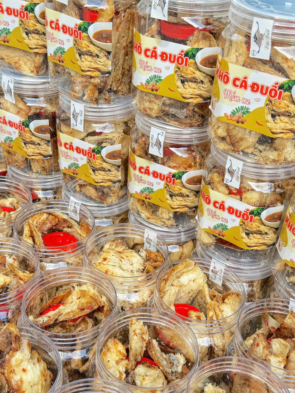 Khô cá đuối mắm me