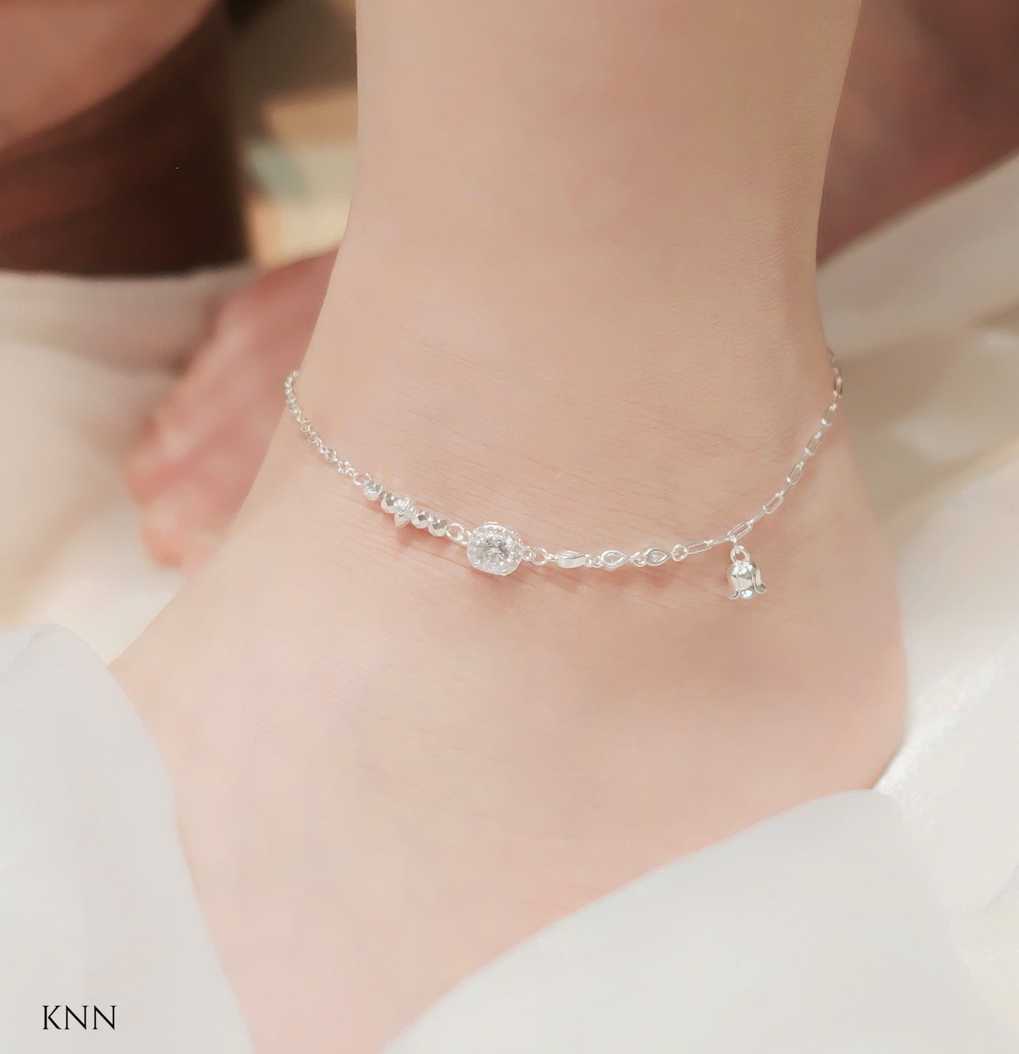 Lắc chân bạc cho đôi chân thêm xinh