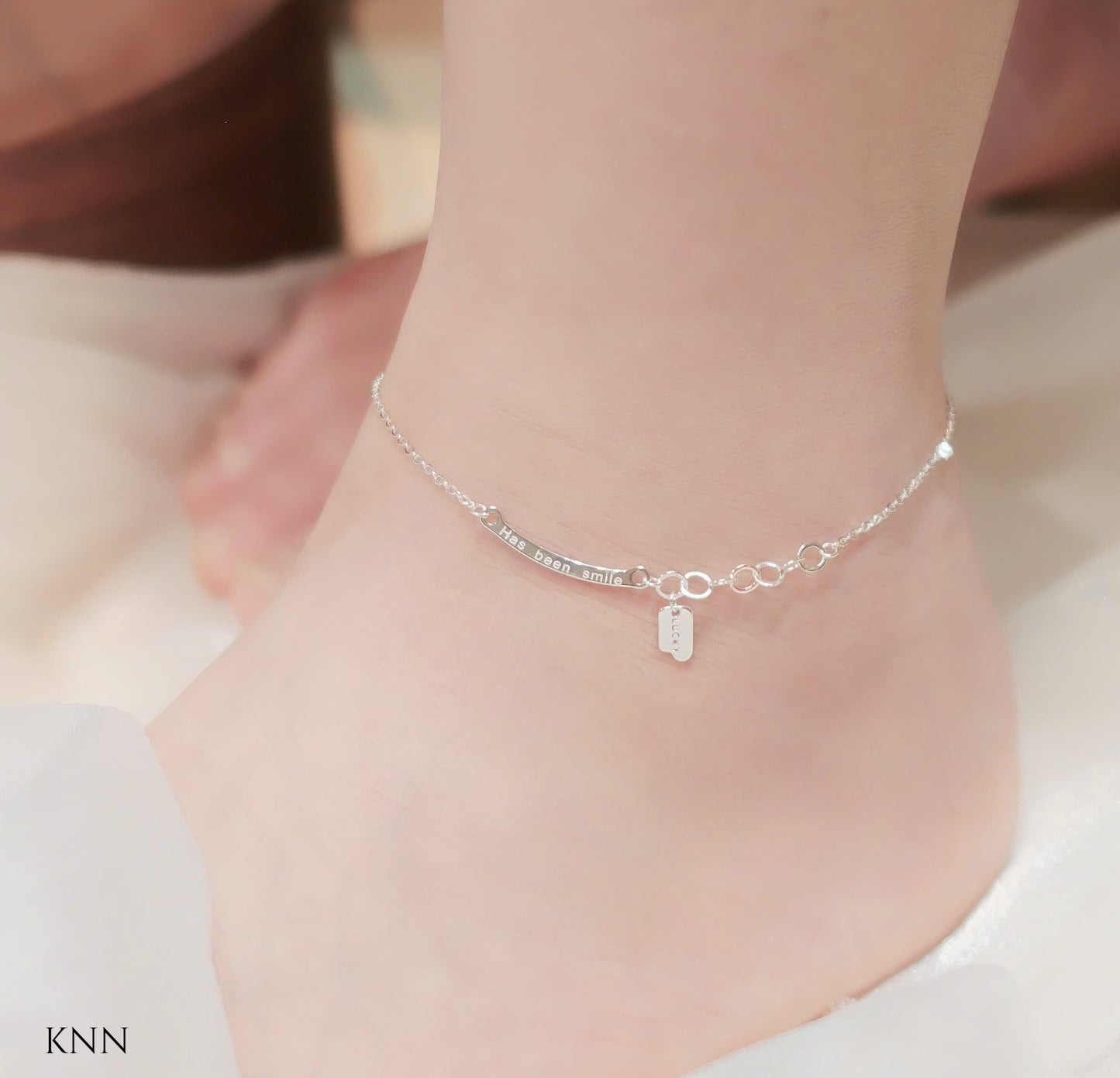 Lắc chân bạc cho đôi chân thêm xinh
