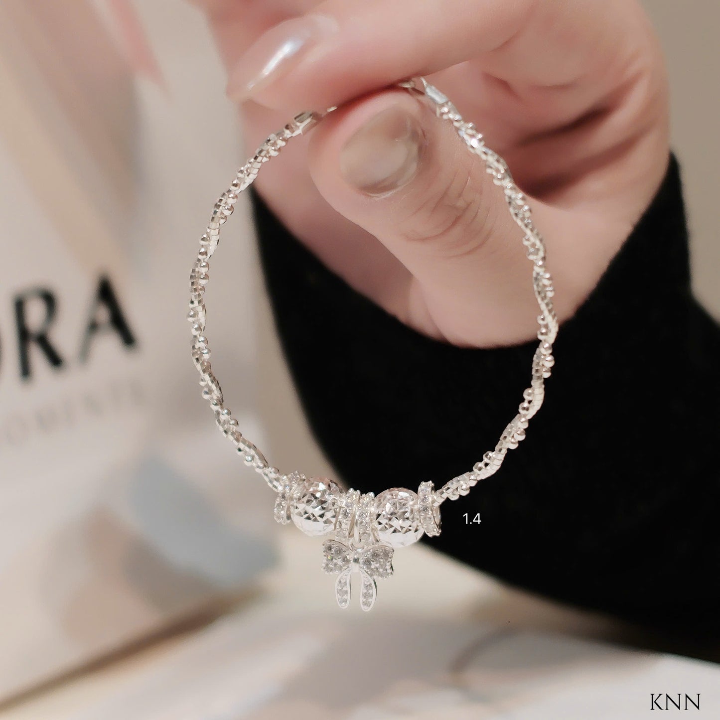 Vòng tay bạc mới phối charm đẹp, nơ, trái tim, gấu, hoa sen,...