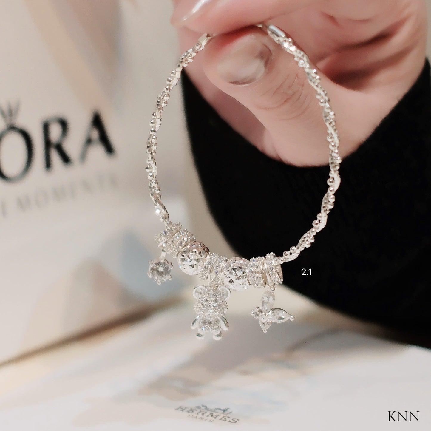 Vòng tay bạc mới phối charm đẹp, nơ, trái tim, gấu, hoa sen,...