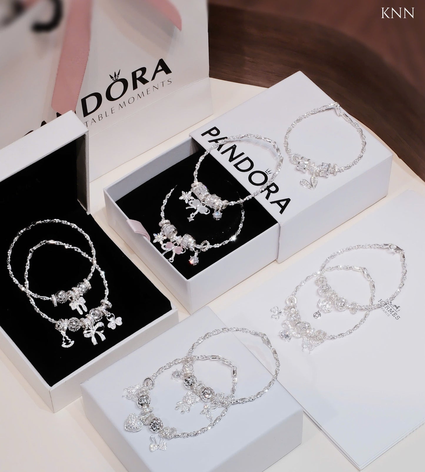 Vòng tay bạc mới phối charm đẹp, nơ, trái tim, gấu, hoa sen,...