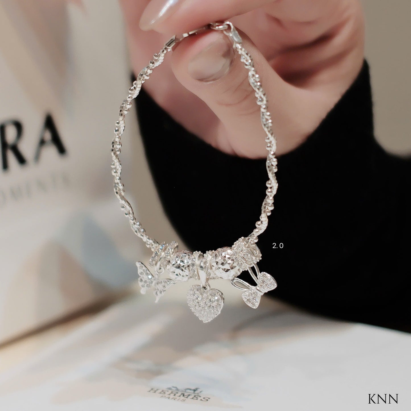 Vòng tay bạc mới phối charm đẹp, nơ, trái tim, gấu, hoa sen,...