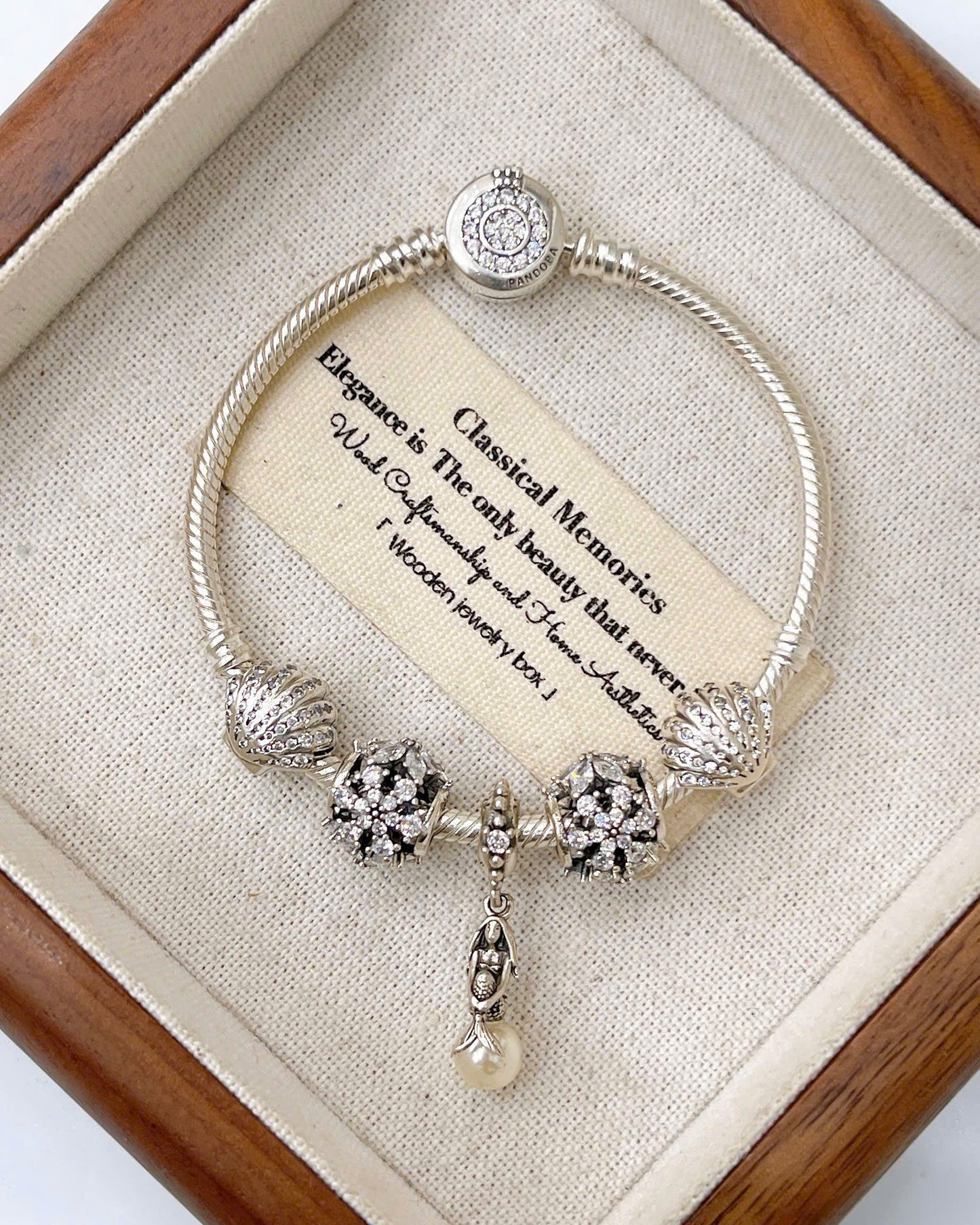 Lắc tay bạc phối charm thiết kế tinh xảo từng chi tiết