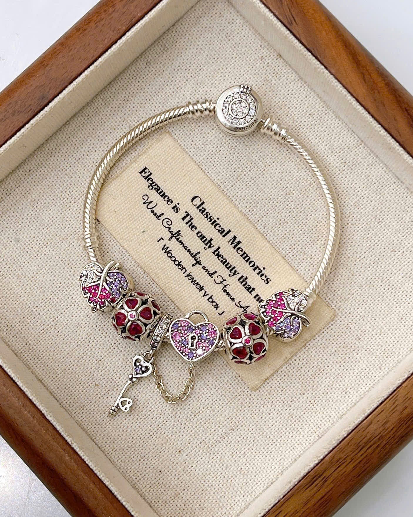 Lắc tay bạc phối charm thiết kế tinh xảo từng chi tiết