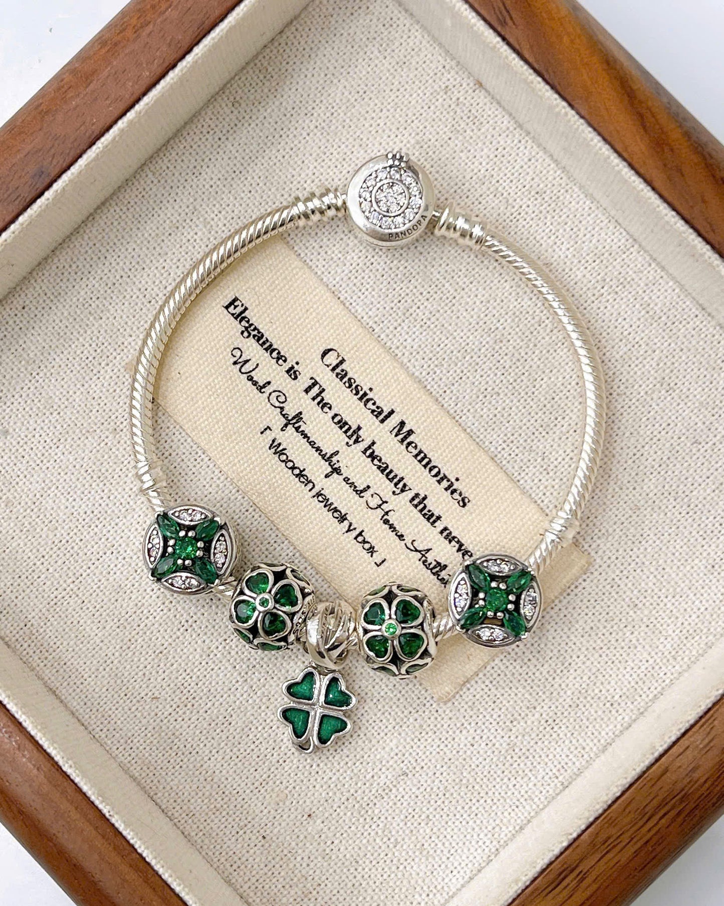 Lắc tay bạc phối charm thiết kế tinh xảo từng chi tiết