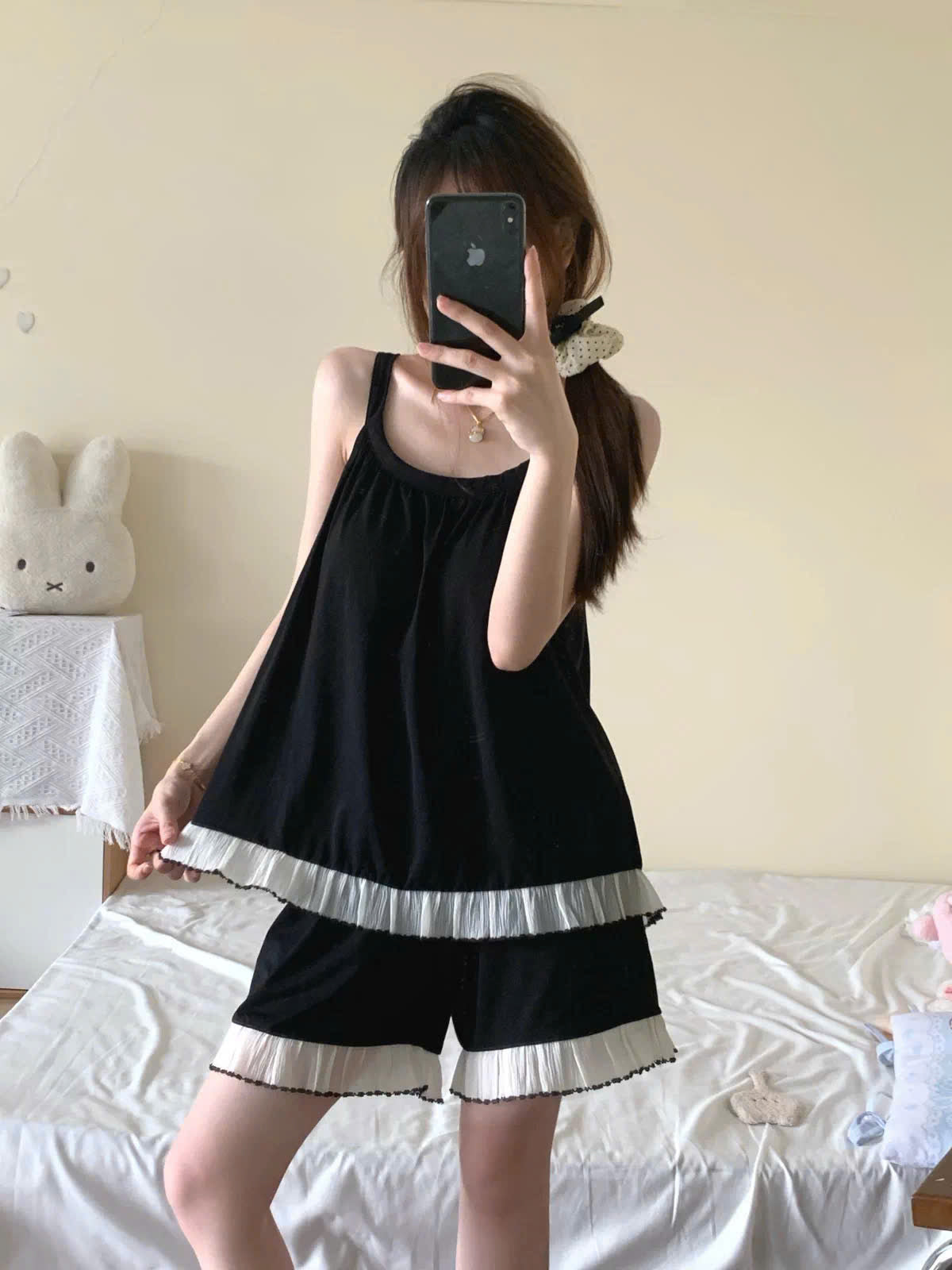 Bộ ngủ áo 2 dây quần đùi xinh xắn