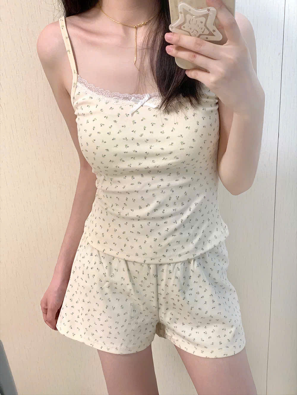 Bộ ngủ áo 2 dây quần đùi xinh xắn