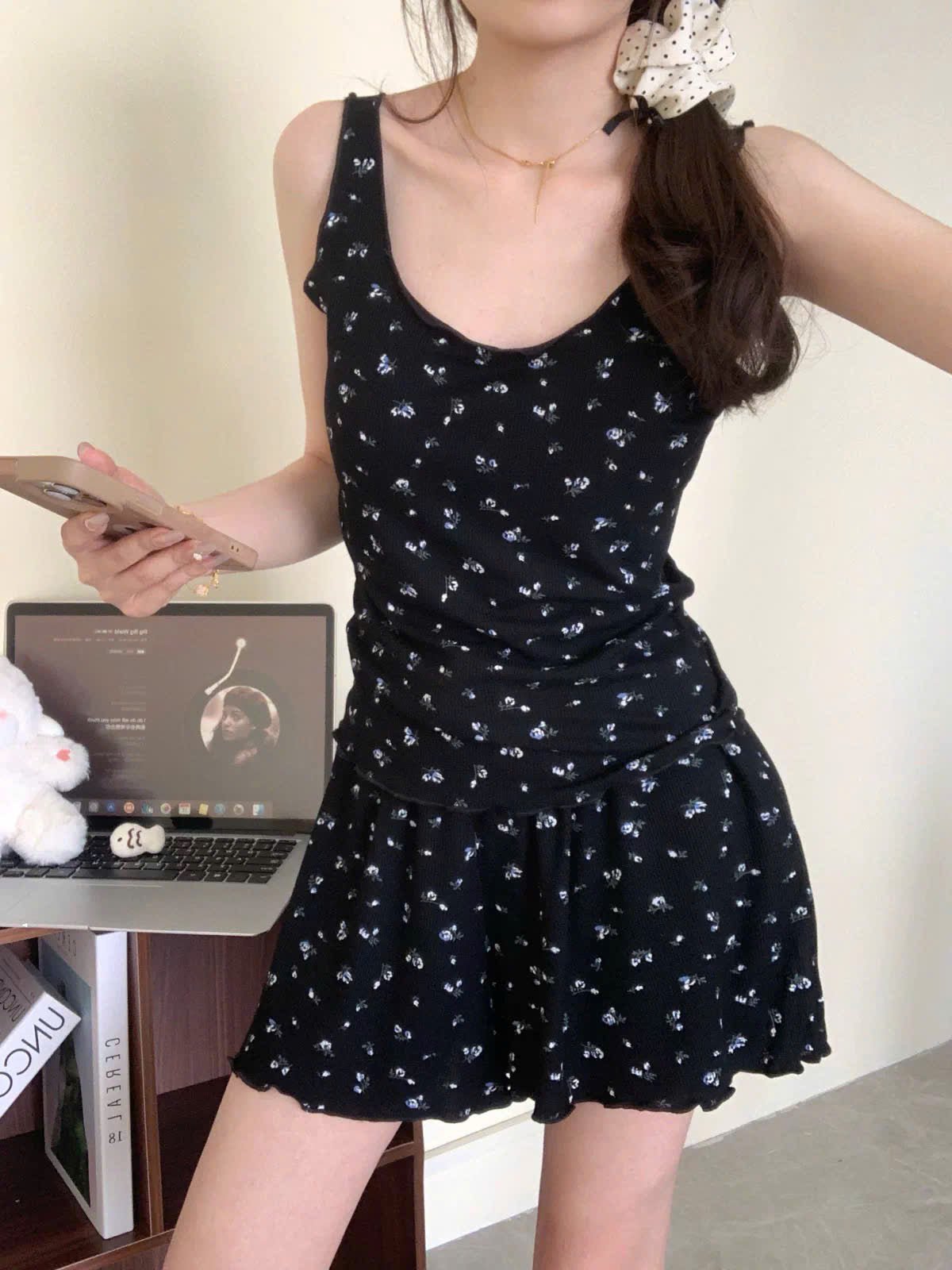 Bộ ngủ áo 2 dây quần đùi xinh xắn