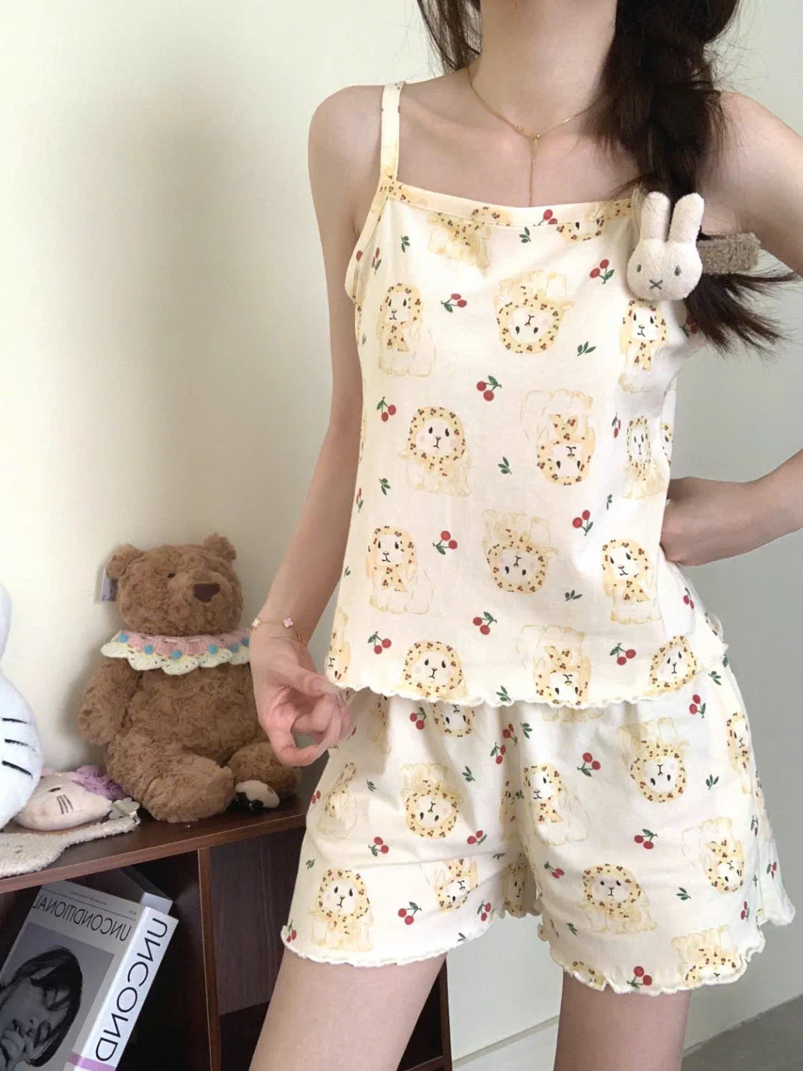 Bộ ngủ áo 2 dây quần đùi xinh xắn