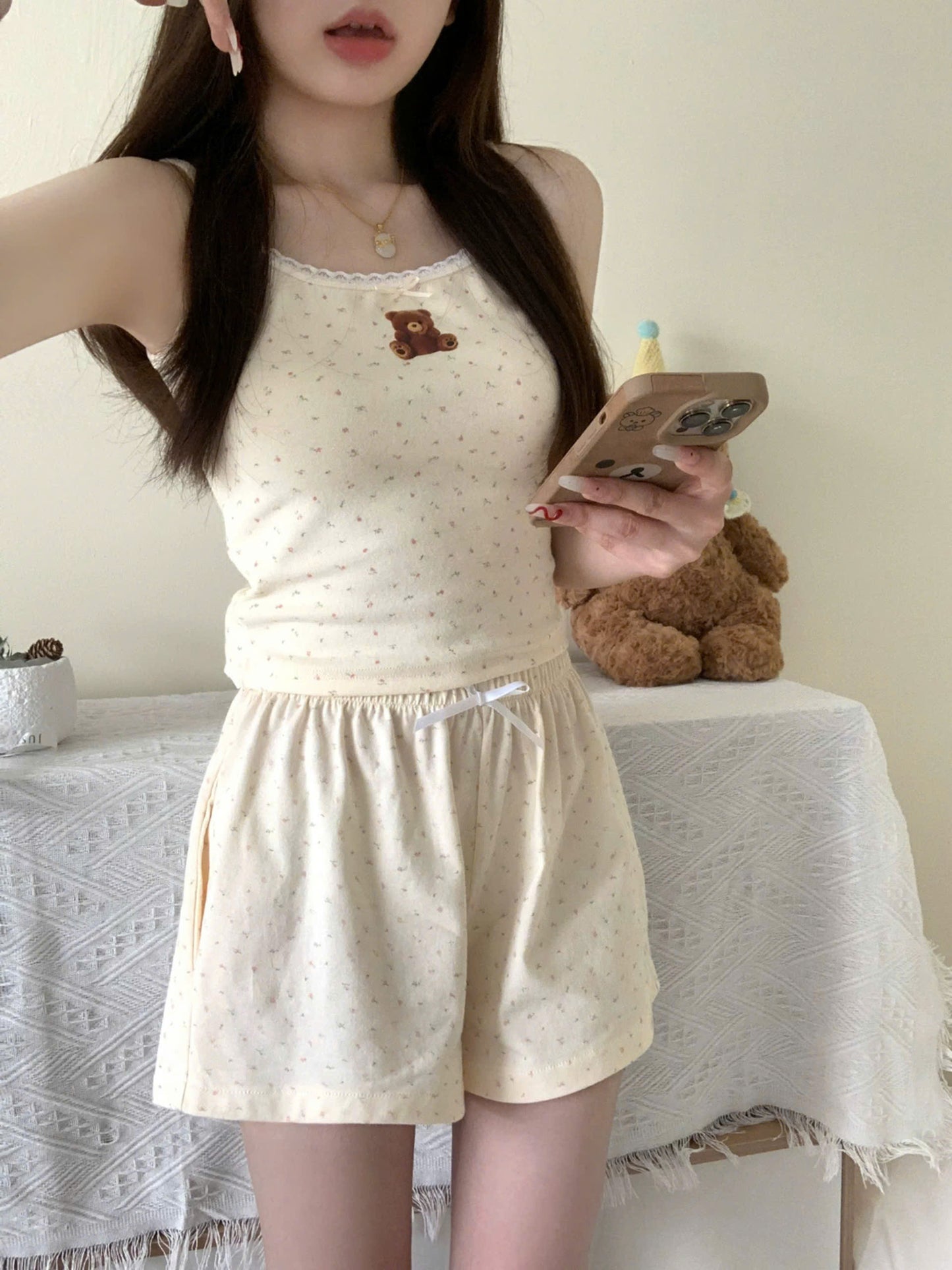 Bộ ngủ áo 2 dây quần đùi xinh xắn