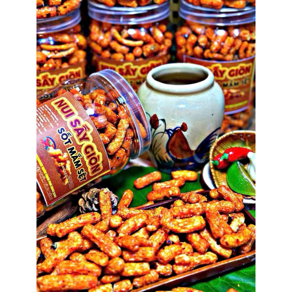 Nui sấy giòn sốt mắm sệt