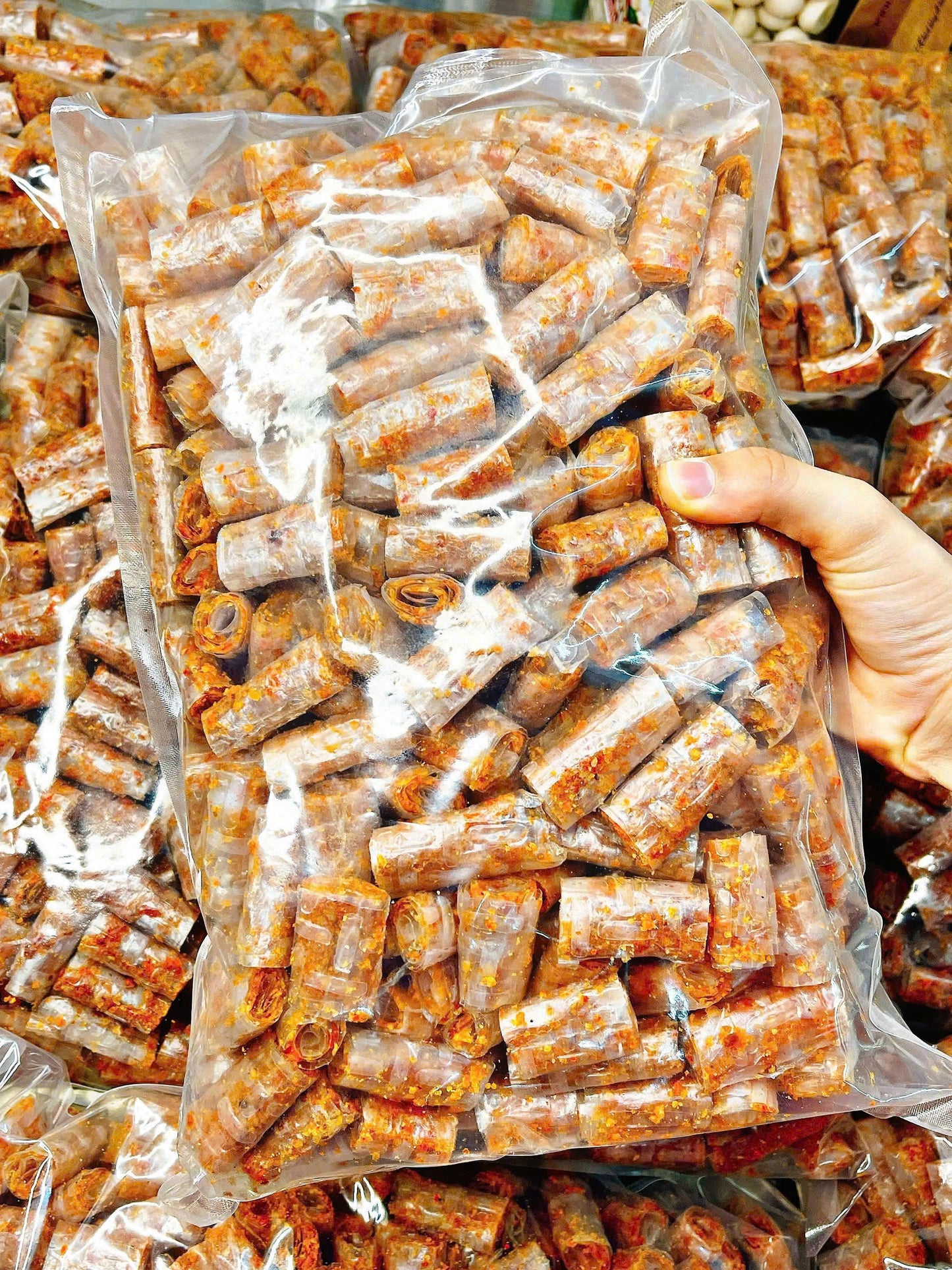 Bánh tráng cuộn topping thập cẩm vừa vị